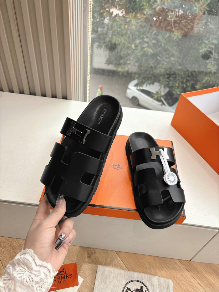 H**me5 SANDALS