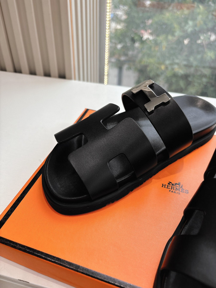 H**me5 SANDALS