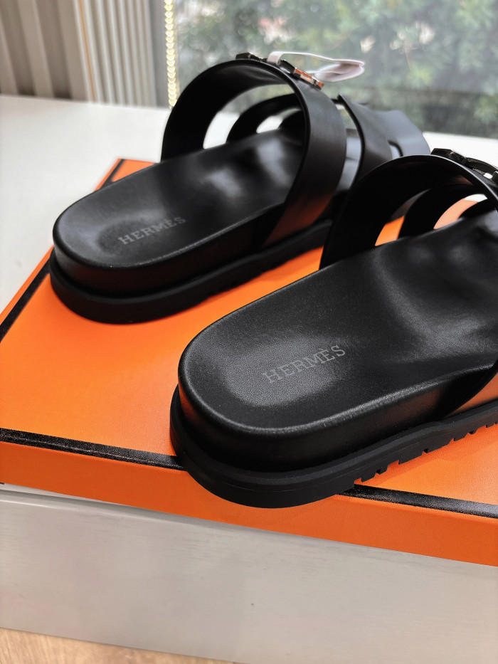 H**me5 SANDALS