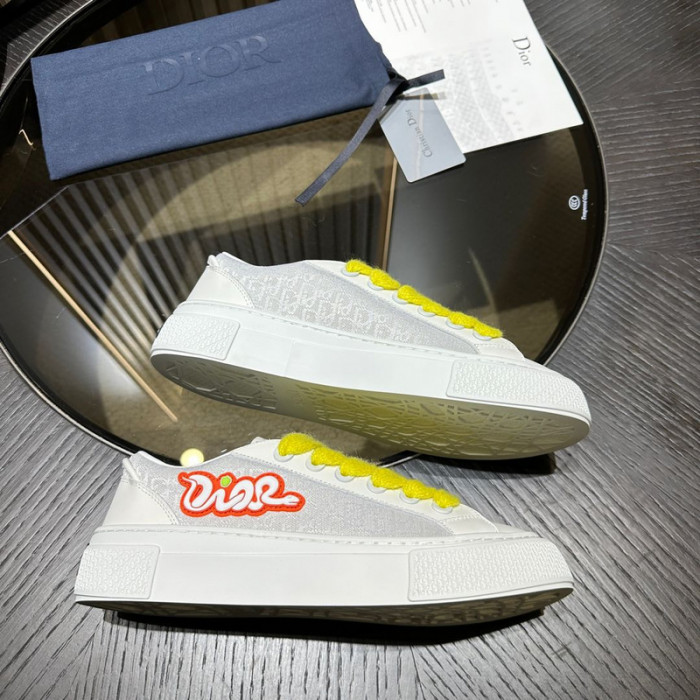 DIO* KAWS B33 SNEAKER