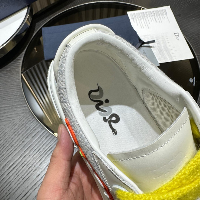 DIO* KAWS B33 SNEAKER