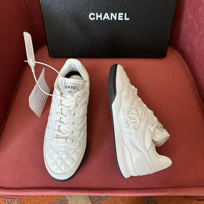 Ch**el sneaker